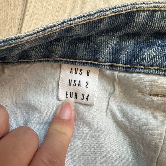 Cotton On The Deluxe Short ripped distressed high waisted denim shorts 2 - Picture 4 of 4